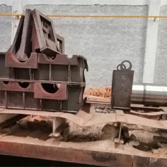 特大型打砂設備，對所有特大型金屬件表面打砂清除表面雜質(zhì)